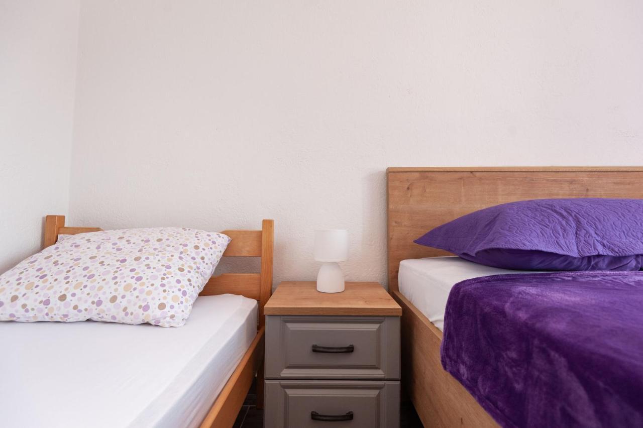 Lile Apartmán Brela