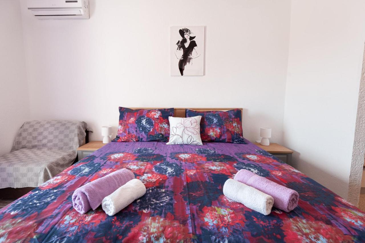 Lile Apartment *